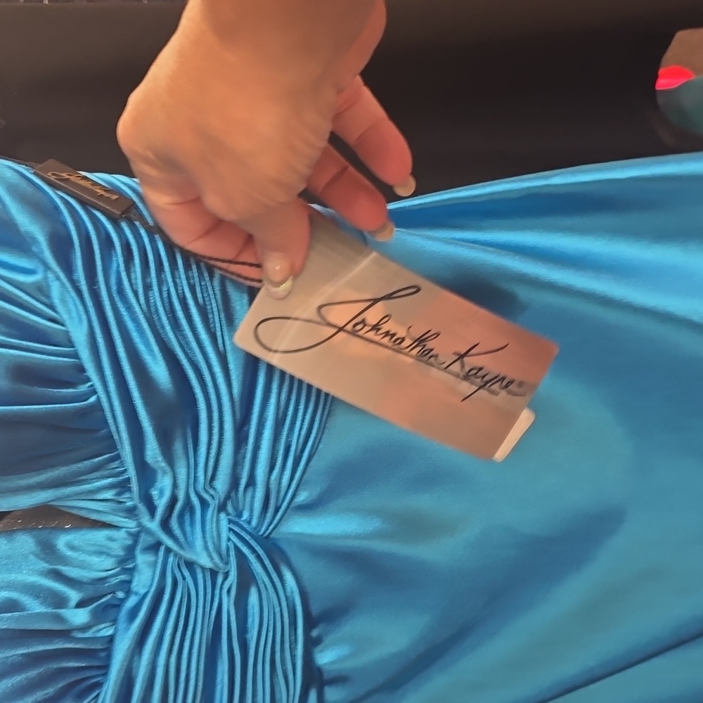 Homecoming Dress - Picture 4 of 4